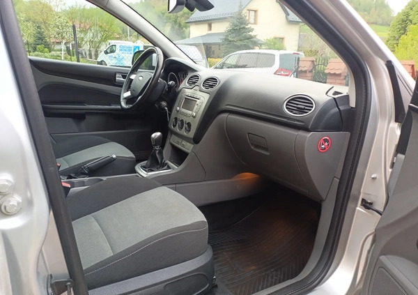 Ford Focus cena 16500 przebieg: 236000, rok produkcji 2010 z Dynów małe 67